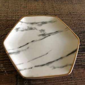 🎁FREE with bundles Jewelry plate